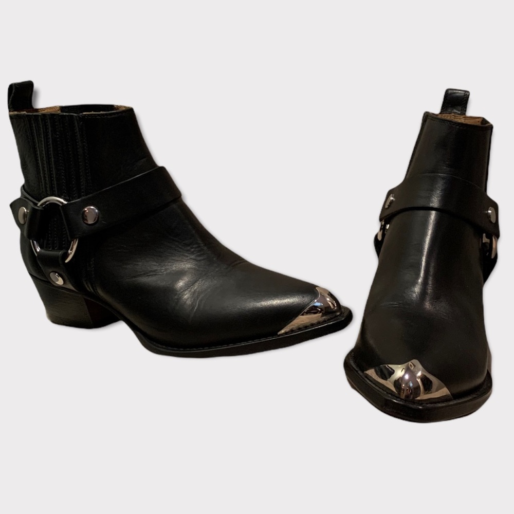 Frye Modern Harness Metal Cap Chelsea Boots Size 7.5 in Black